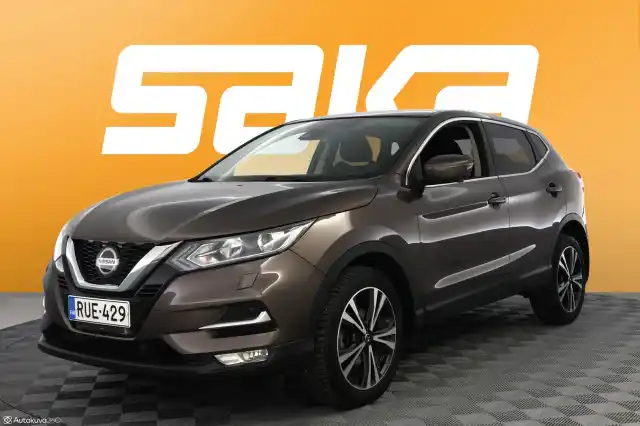 Ruskea (beige) Maastoauto, Nissan Qashqai – RUE-429