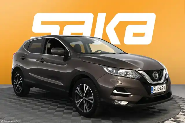 Ruskea (beige) Maastoauto, Nissan Qashqai – RUE-429