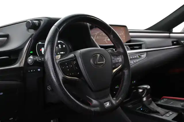 Musta Sedan, Lexus ES – RUE-528