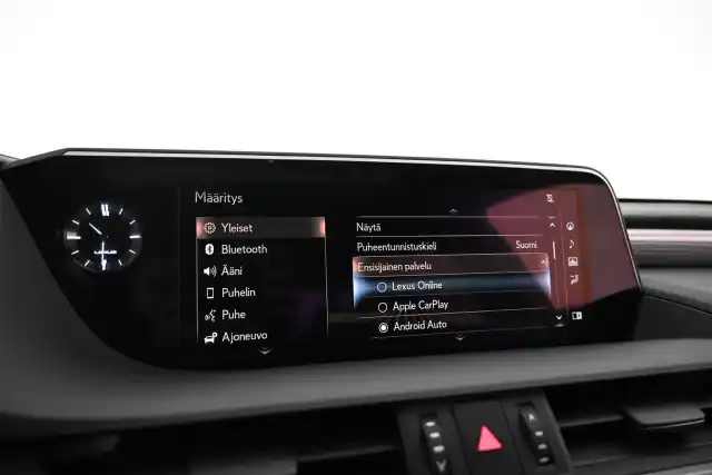 Musta Sedan, Lexus ES – RUE-528