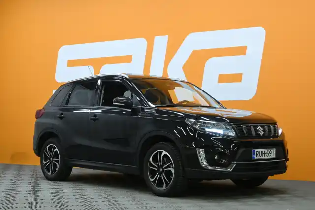 Musta Viistoperä, Suzuki Vitara – RUH-591