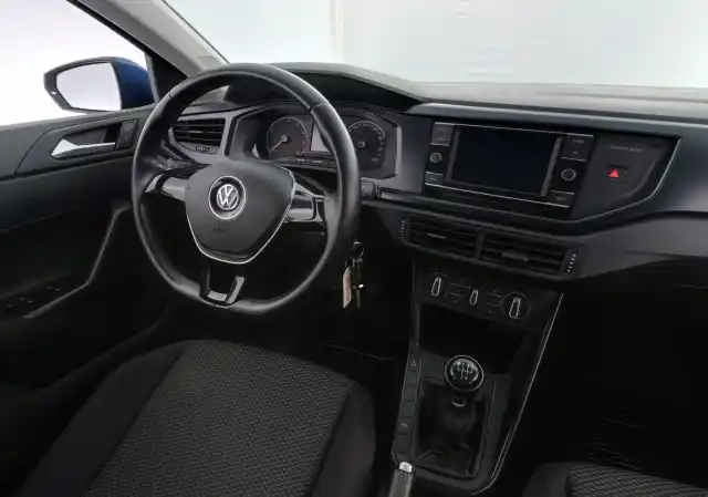 Sininen Viistoperä, Volkswagen Polo – RUJ-207