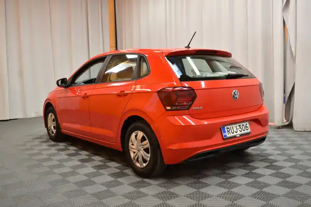 Punainen Viistoperä, Volkswagen Polo – RUJ-306