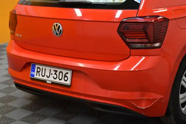 Punainen Viistoperä, Volkswagen Polo – RUJ-306