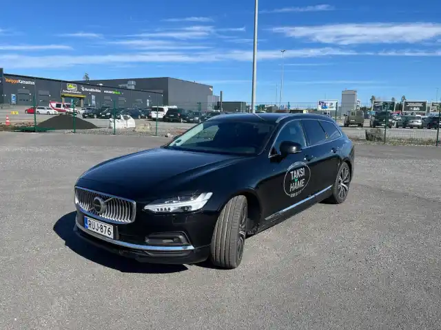 Musta Farmari, Volvo V90 – RUJ-876