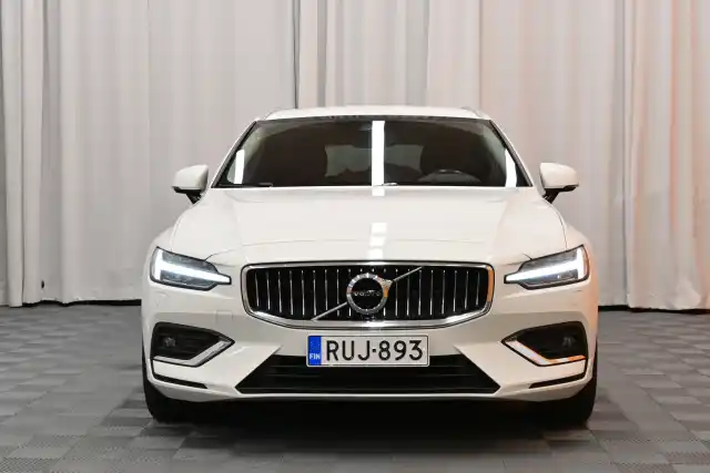 Valkoinen Farmari, Volvo V60 – RUJ-893