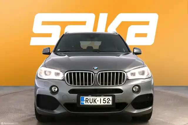 Harmaa Maastoauto, BMW X5 – RUK-152