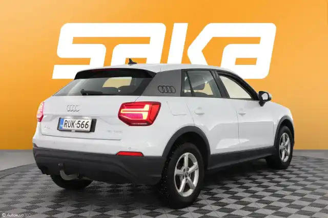 Valkoinen Maastoauto, Audi Q2 – RUK-566