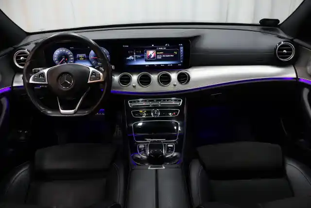Musta Farmari, Mercedes-Benz E – RUK-932