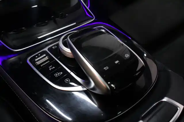 Musta Farmari, Mercedes-Benz E – RUK-932