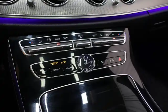 Musta Farmari, Mercedes-Benz E – RUK-932