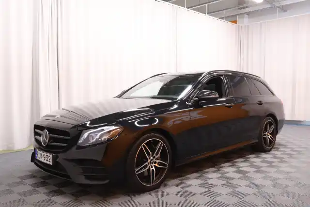 Musta Farmari, Mercedes-Benz E – RUK-932