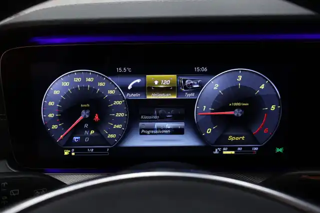 Musta Farmari, Mercedes-Benz E – RUK-932