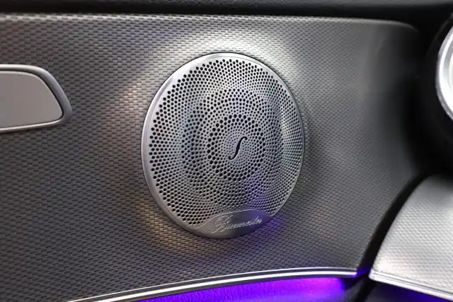 Musta Farmari, Mercedes-Benz E – RUK-932