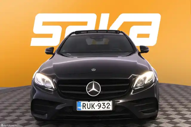 Musta Farmari, Mercedes-Benz E – RUK-932