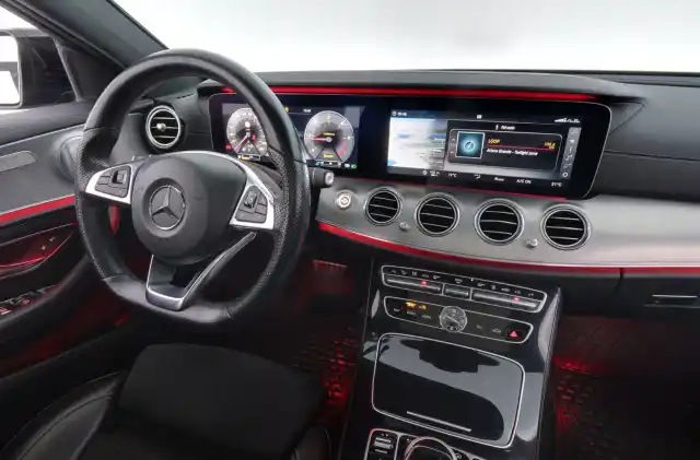 Musta Farmari, Mercedes-Benz E – RUK-932