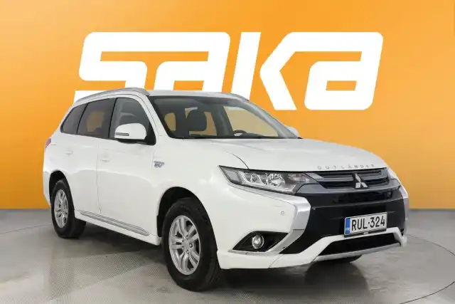 Valkoinen Maastoauto, Mitsubishi Outlander – RUL-324