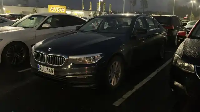 Sininen Sedan, BMW 530 – RUL-349