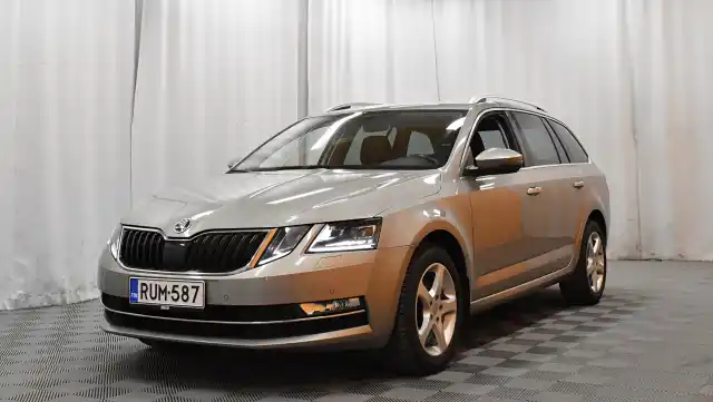 Harmaa Farmari, Skoda Octavia – RUM-587