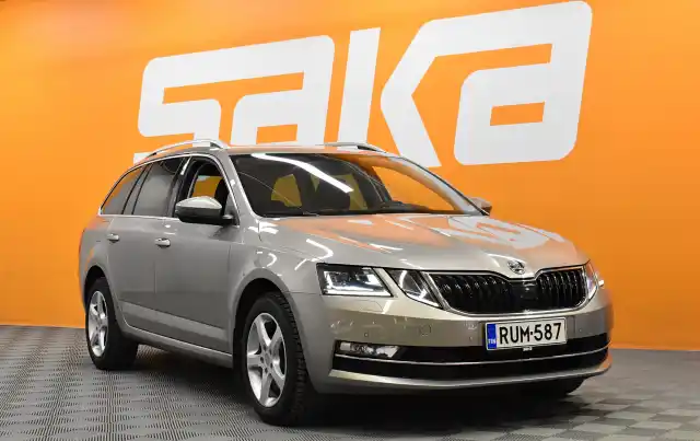 Harmaa Farmari, Skoda Octavia – RUM-587