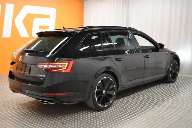 Musta Farmari, Skoda Superb – RUM-657