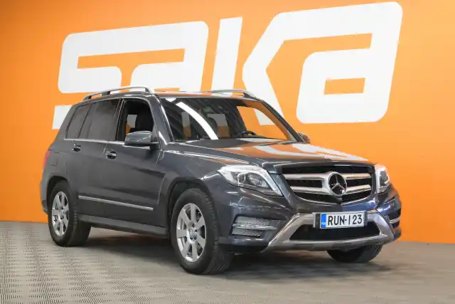 Harmaa Maastoauto, Mercedes-Benz GLK – RUN-123