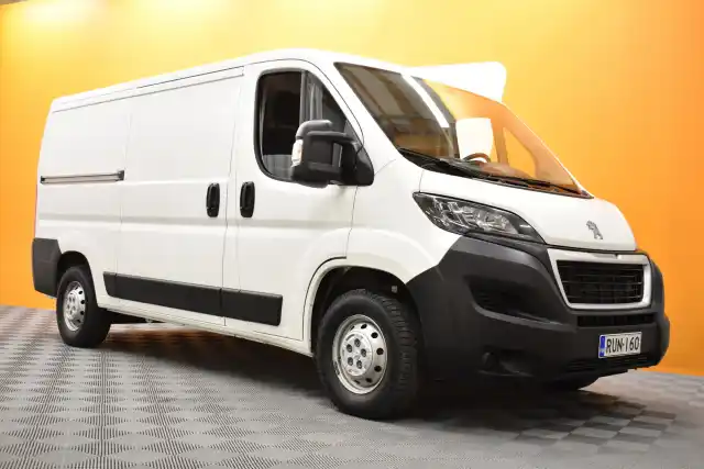 Valkoinen Pakettiauto, Peugeot Boxer – RUN-160