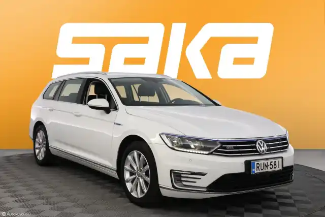 Valkoinen Farmari, Volkswagen Passat – RUN-581