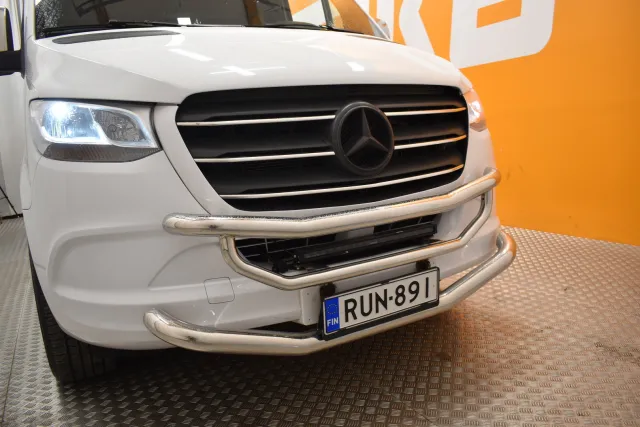 Valkoinen Matkailuauto, Mercedes-Benz Sprinter – RUN-891