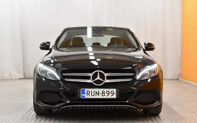 Musta Sedan, Mercedes-Benz C – RUN-899