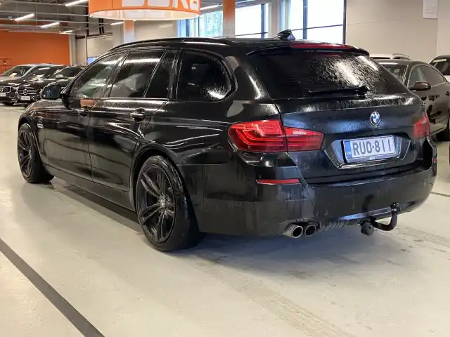 Musta Farmari, BMW 530 – RUO-811