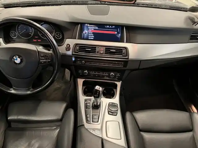 Musta Farmari, BMW 530 – RUO-811