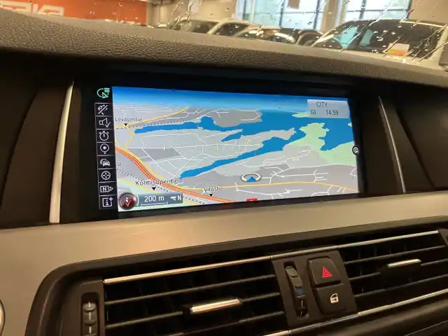 Musta Farmari, BMW 530 – RUO-811