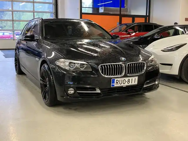 Musta Farmari, BMW 530 – RUO-811