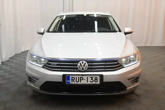 Hopea Farmari, Volkswagen Passat – RUP-138