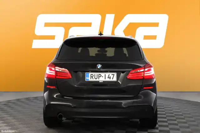 Musta Viistoperä, BMW 225 – RUP-147