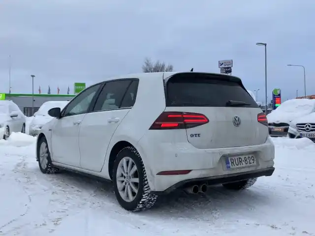 Valkoinen Farmari, Volkswagen Golf – RUR-829