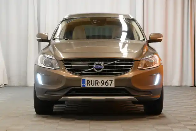 Ruskea (beige) Maastoauto, Volvo XC60 – RUR-967