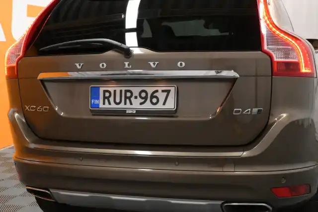 Ruskea (beige) Maastoauto, Volvo XC60 – RUR-967