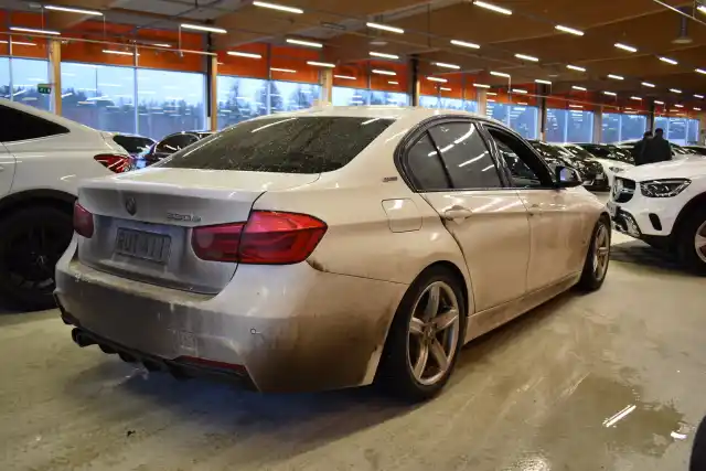 Valkoinen Sedan, BMW 330 – RUT-411