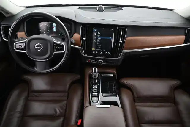 Sininen Farmari, Volvo V90 – RUU-438