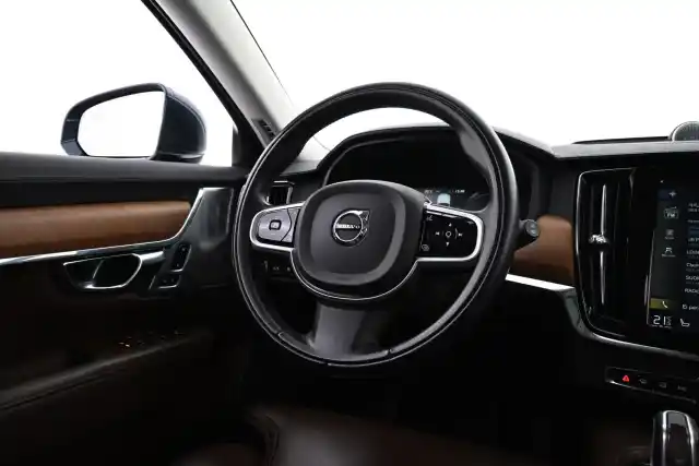 Sininen Farmari, Volvo V90 – RUU-438