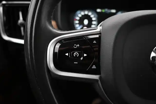 Sininen Farmari, Volvo V90 – RUU-438