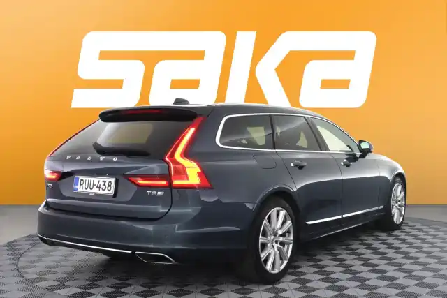 Sininen Farmari, Volvo V90 – RUU-438