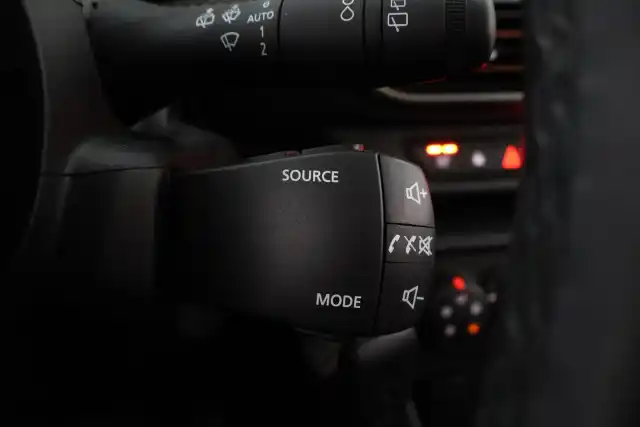 Vihreä Maastoauto, Dacia Sandero Stepway – RUV-237