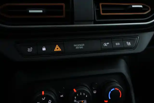 Vihreä Maastoauto, Dacia Sandero Stepway – RUV-237