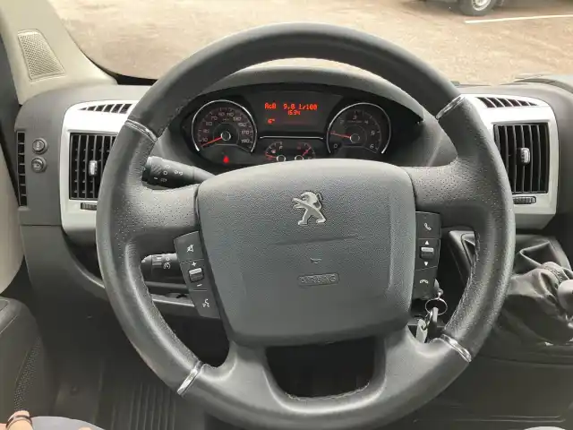 Harmaa Pakettiauto, Peugeot Boxer – RUV-541