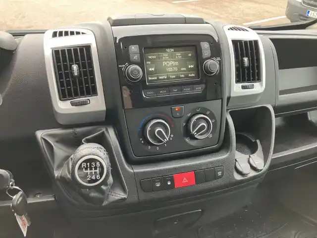 Harmaa Pakettiauto, Peugeot Boxer – RUV-541
