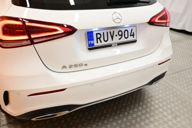 Valkoinen Viistoperä, Mercedes-Benz A – RUV-904
