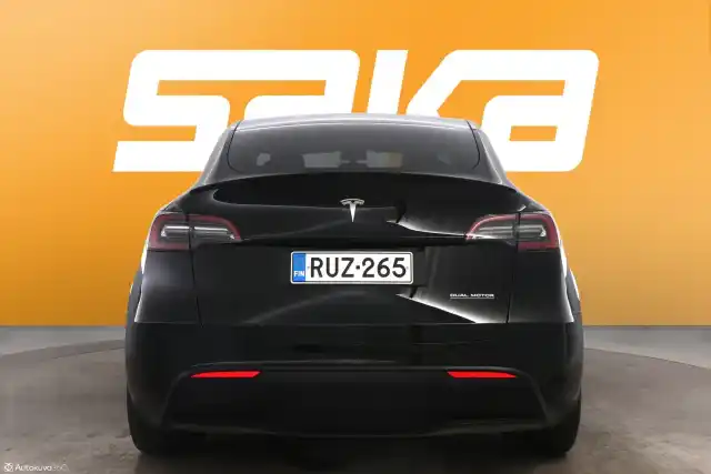 Musta Maastoauto, Tesla Model Y – RUZ-265